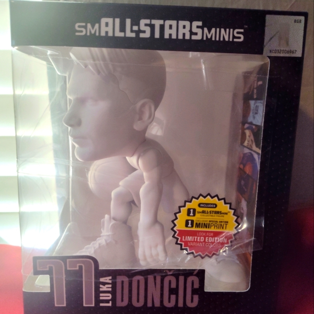 NBA SmAll-Stars Minis Giannis Antetokounmpo Bucks  Rare WHITE VARIANT New